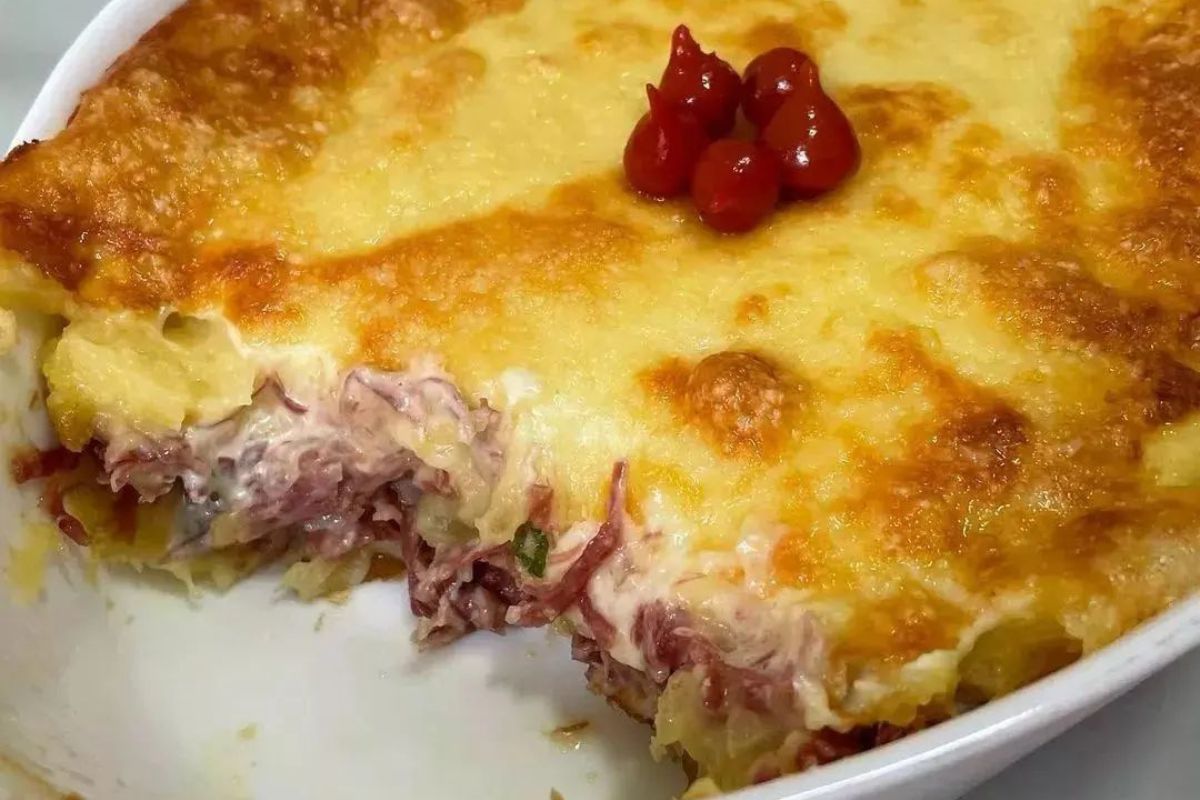 Escondidinho de Mandioca com Carne-Seca: Uma Receita Deliciosa para Surpreender Paladares