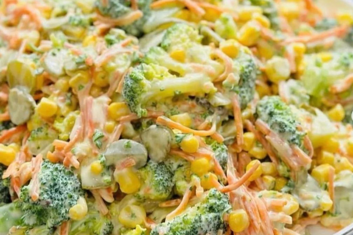 Salada Refrescante de Brócolis com Molho: Uma Explosão de Sabores e Nutrientes